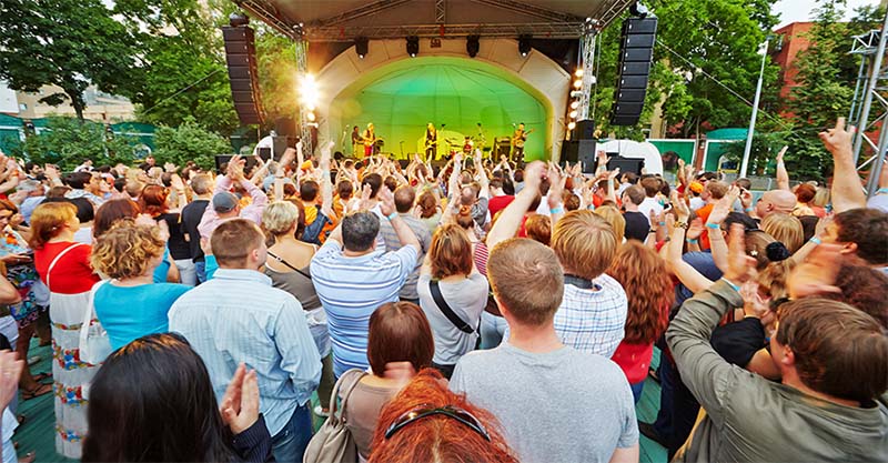 large crowd of concertgoers at a rock music show